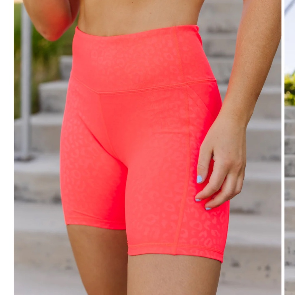 Kiava 5 inch short